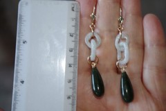 14K Vintage Interlocking Large Jade Elongated Leverback Earrings