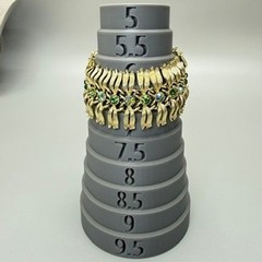 Vintage Lisner Gold Tone Green AB Rhinestone Bracelet 7.5″