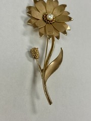 Vintage Gold Tone Flower Brooch Pin Pearl Center Mid Century Floral Statement