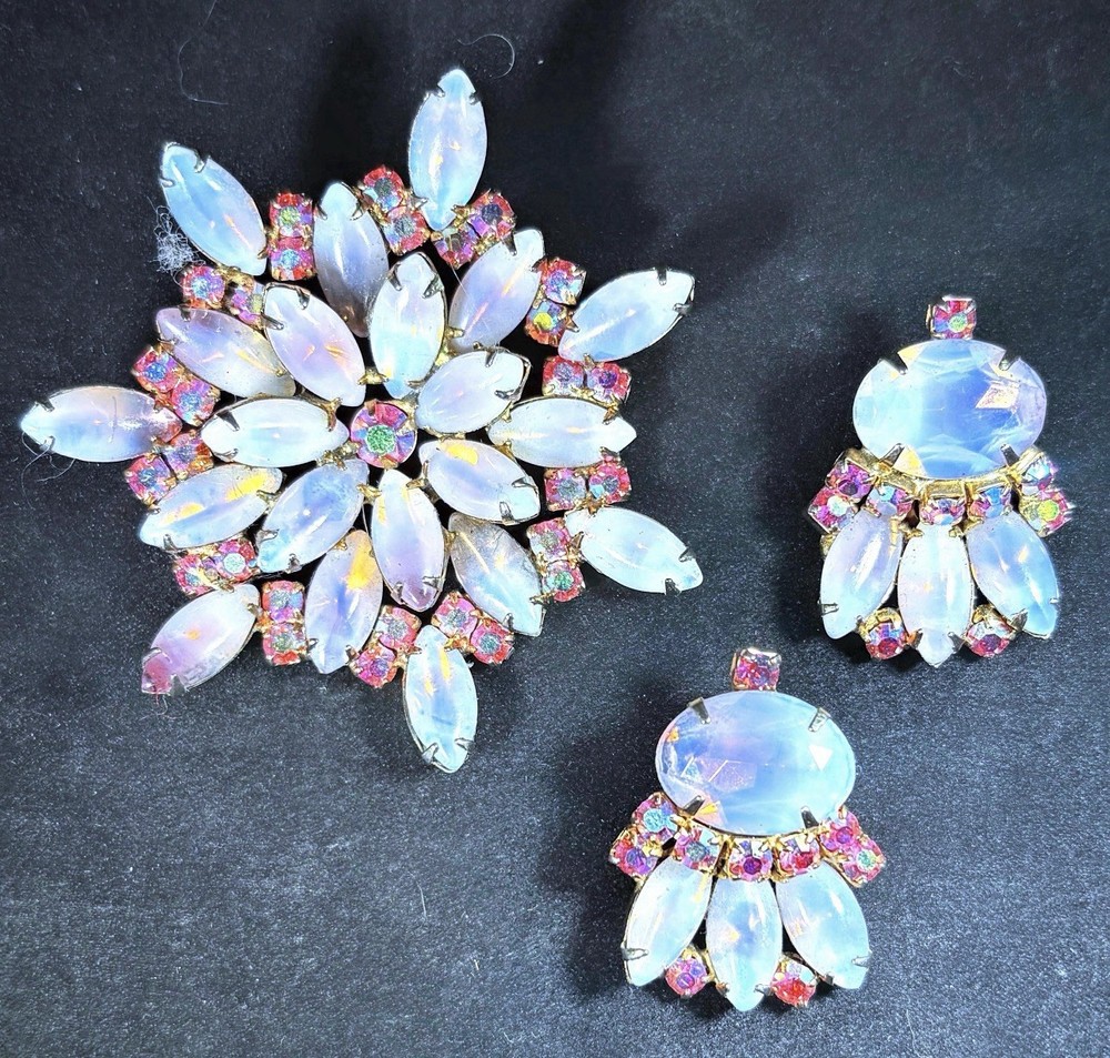 Vintage Juliana D&E Pink Moonstone Aurora Borealis Starburst Brooch Earrings Set