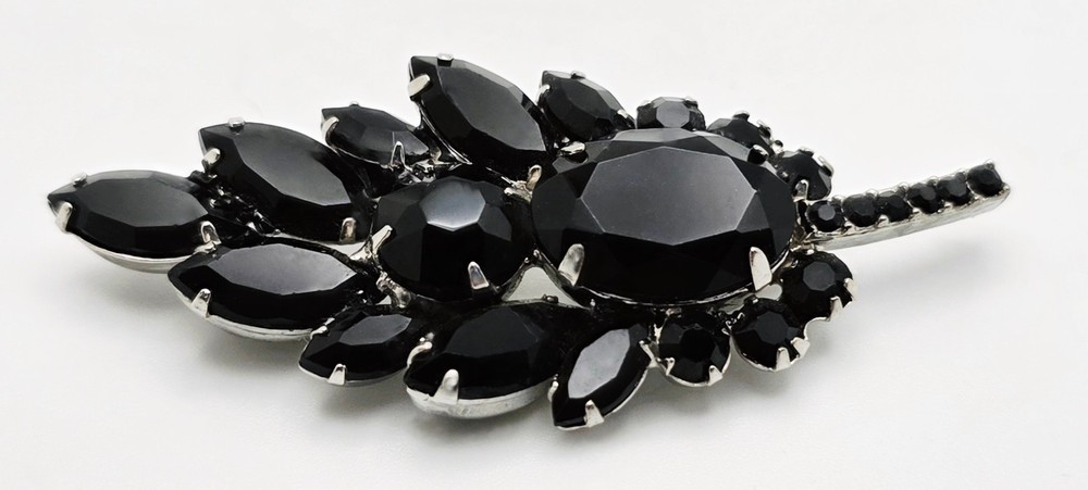 Vintage Juliana DeLizza and Elster Jet Black Rhinestone Brooch