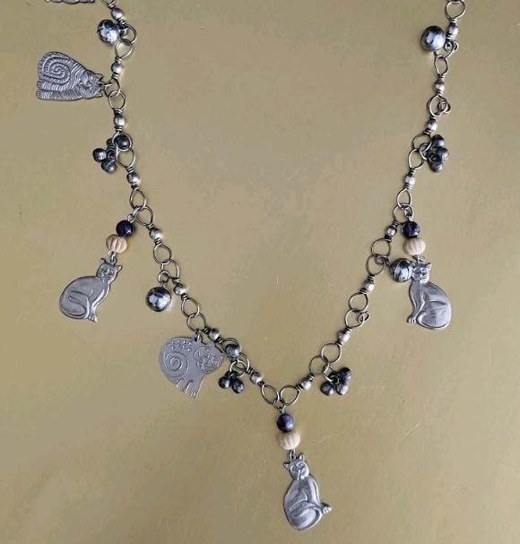 Vintage Artisan Cat Charm Necklace Chain Silver Tone Dangles Beads 32″ Kittens