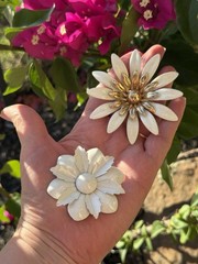 Vintage Sarah Coventry Huge White Daisy Brooch W Gold Center 1968 & Bonus Pin!