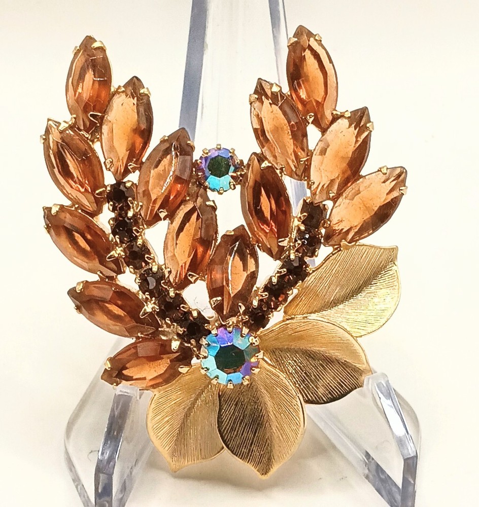 Mid Century Marquise Navette Costume Jewelry Fall Winter Layered Floral Wreath