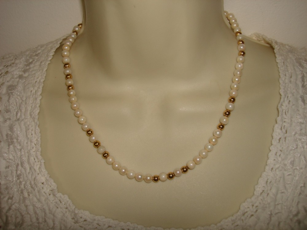 Vintage Approx 5.7mm Pearl 14K Yellow Gold Clasp With Gold Beaded 18″ L Necklace