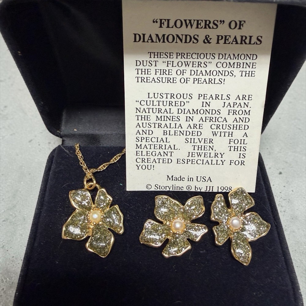 Gold Flower Pearl & Diamond Dust Necklace and Earring Set – Gold