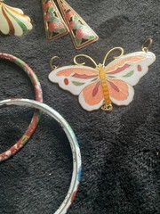Vintage Cloisonne Enamel Jewelry pieces and Beads lot 121 grams
