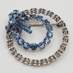 Am Lee 925 Sterling Silver Brooch 1.5in Blue Bow Crystal Open Circle 3D Estate