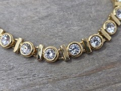 Clear Crystal Bezel Tennis Bracelet Gold Tone 7 Inches Vintage Unsigned Sparkly!