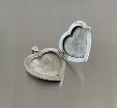 Vintage Unbranded Sterling Silver Etched Heart Locket Pendant *No Chain*