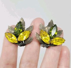 Vintage La Roco Green Yellow Rhinestone Gold Tone Earrings Clip Marquise Leaves