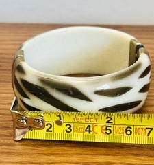 Vintage Zebra Striped Bangle Bracelet Hinged Clamper Boho Cream & Black Chic