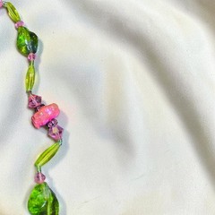 Vintage Art Glass Botanical Necklace Green Pink Floral Box Clasp 32″ Statement