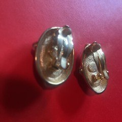 Vintage Carol Lee Gold Tone Framed Simulated oval Mabe Pearl Clip on Earrings