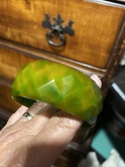 Vtg 30g RARE Diamond Cut Faceted End Day Green Yellow Bakelite Bangle Bracelet
