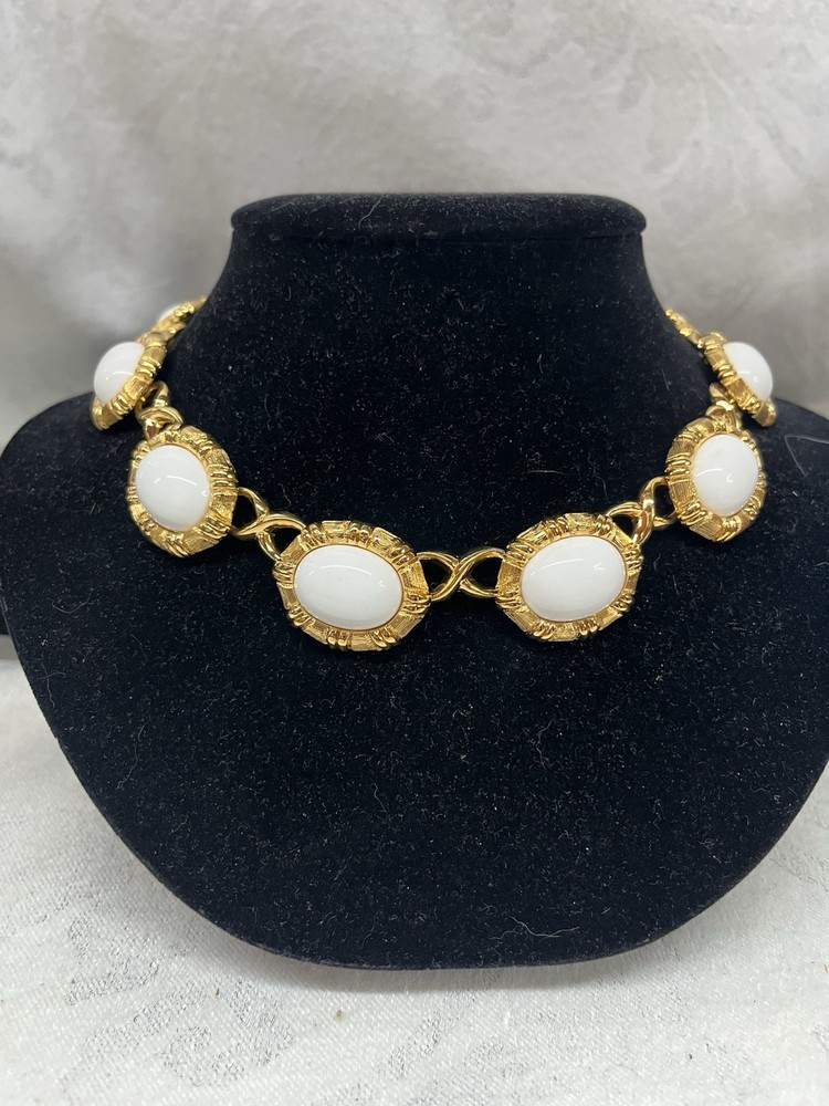 Vtg Runway MONET White Cabochan Choker Necklace Statement 15.5″