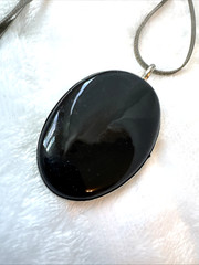 VTG Onyx glass black & silver herringbone chain 90s witchy goth amulet pendant