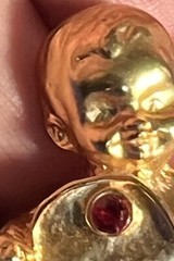 GOLDTONE VALENTINE BROOCH BABY HOLDING HEART W/5 STONES UNBRANDED