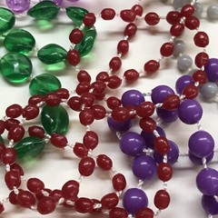Vintage Set of 5 Plastic Beaded Necklaces Purple Green Gray 23-36″