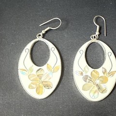 Vintage 70s Alpaca Earrings Modern Cut Away OVAL Enamel Inlaid MOP Silver 2″