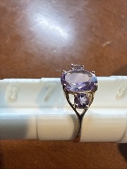 Vintage 10K Yellow Gold Three Stone Oval Amethyst Ring Sz 7.75 1.03 Grams