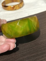 Vtg 30g RARE Diamond Cut Faceted End Day Green Yellow Bakelite Bangle Bracelet