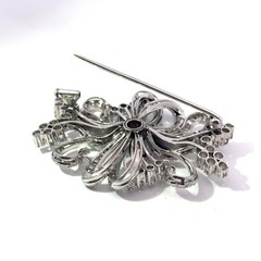 18k White Gold Natural Diamond Vintage Brooch Pin