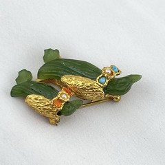 Vintage Swoboda Brooch Pin Jade Carved Penguin Bird Mom Baby Gold Tone Estate