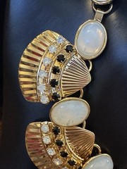 Vintage 80s Gold Tone Nautical Seashells Faux Moonstone Rhinestones Necklace