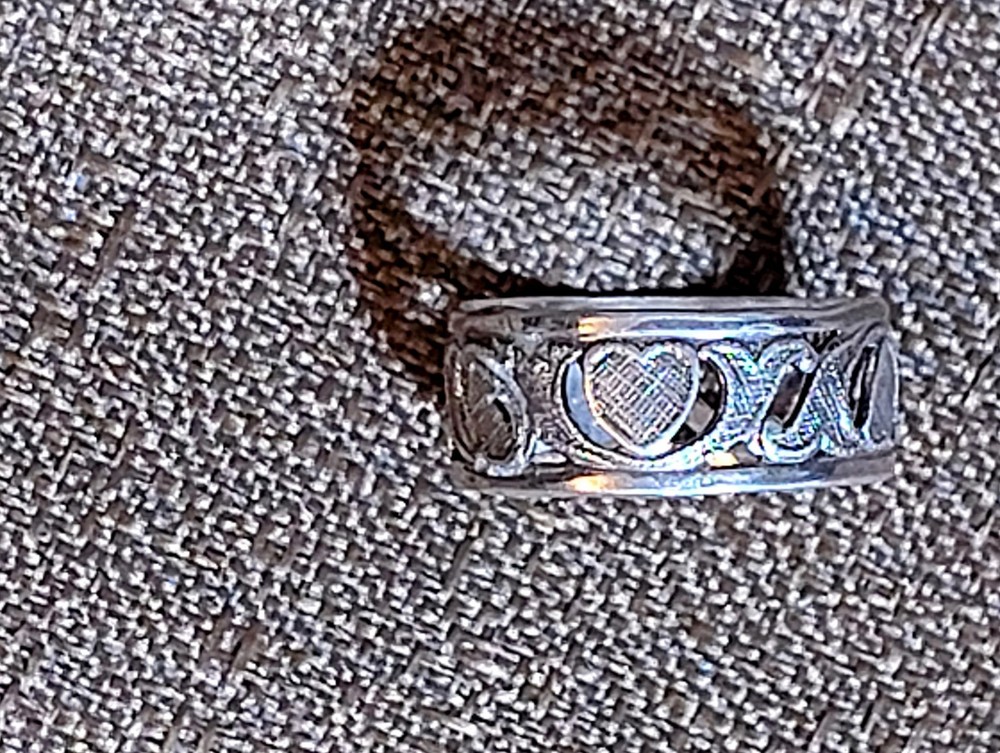 Vintage Sterling Silver Ornate Heart Floral Design Uncas Band Ring Size 7.25