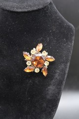 Vtg Gold Tone Starburst Hexagon & Marquise Cut Amber & Yellow Rhinestone Brooch