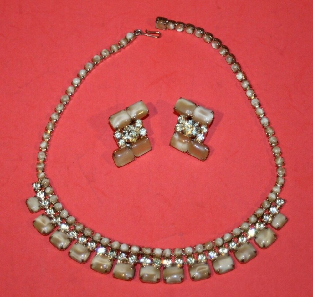 Beautiful Vintage Unsigned Glass SLAG Brown Stone Necklace & EariNGS 1970’s