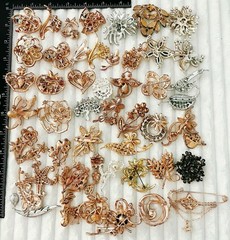 Elegant Floral Brooch Lot 50 Rhinestone Crystal Pearl Gold Tone Vintage Style