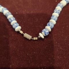 Vintage Blue White Porcelain Ceramic Beaded Necklace Chinoiserie Floral Barrel
