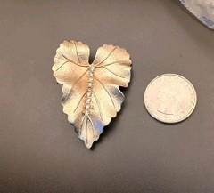 Vintage Judy Lee Brooch Pin Brushed Gold Tone Textured Leaf With Rhinestones