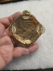 Vtg Les Bernard gold tone faux pearl Pin
