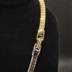 Women’s Vintage Choker Collar Necklace Gold Tone Locking Clasp