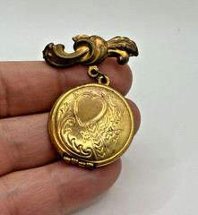 Vintage Locket Photo Brooch Pin Gold Tone C Clasp Heart Floral Embossed
