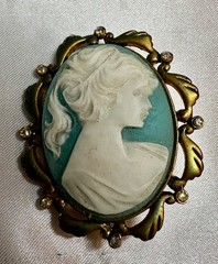 Vintage AAi Cameo Brooch Pendant Blue Green Rhinestone Frame