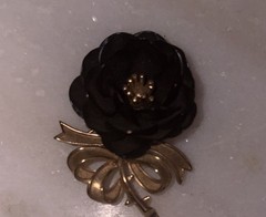 Crown Trifari Black Rose Brooch/enamel vintage jewelry used collectible 4.5cm