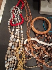 VTG costume jewelry lot Sell As Pictured Can Some Pieces Missing/broken (7)2