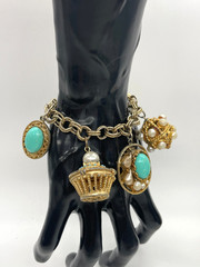 VTG Etruscan Style Faux Pearl Turquoise Gold-tone chunky charm fob bracelet 7″