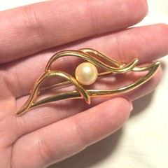 Napier Gold and Cream Brooch with Pearl Accent