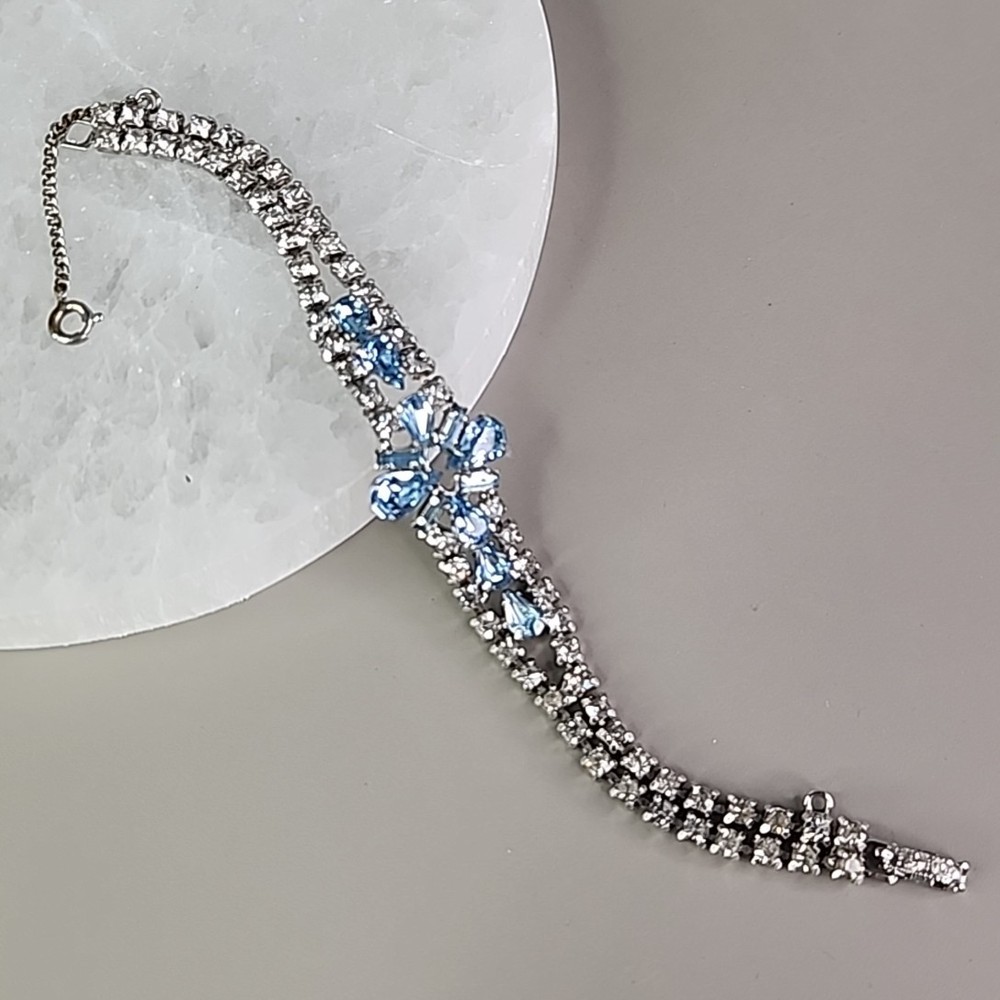 Vintage Rhinestone Bracelet Blue Clear Tapered Silver Tone Safety Chain 6.5″