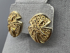 Vintage Gold Tone Clip On Earrings Filigree Fan Clover Design Textured Statement