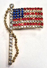 Vintage 70’s American Flag 4th of July Paved Rhinestones Patriotic Pin / Brooch
