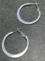 Vintage 1.2” Silver Tone Metal Hinged Hoop Earrings