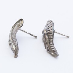 Vintage Sterling Silver Leaf Feather Earrings 1/2″ Post Back Pierced Ears 2.1g