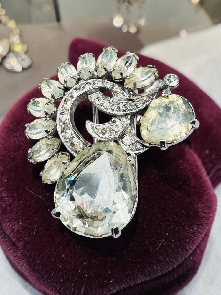 Vintage Eisenberg Rhinestone Fur Clip Brooch Beautiful