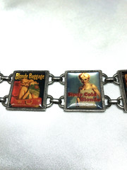 Statement Classic Hardware Blonde Pin-up Girls Vintageware 5 Link Bracelet